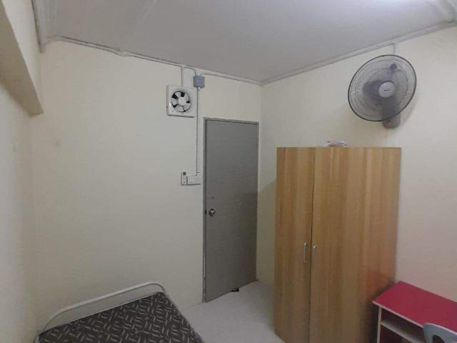 Female / Male Unit Available @ Subang