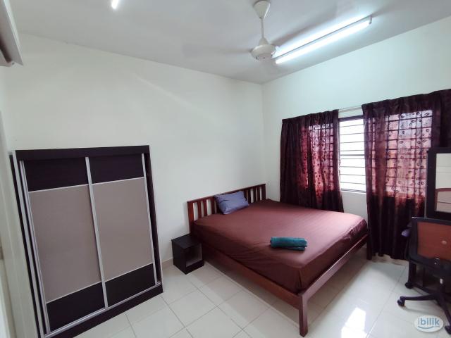 Female Master room available at pelangi utama