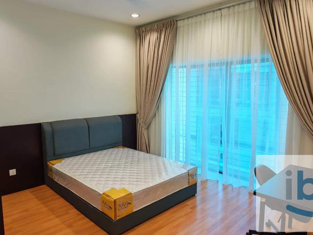 Female Master Room with Toilet Bandar Bukit Raja, Jalan Sumazau