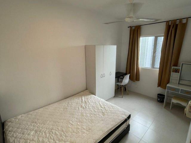 Female Master Sharing Muslim Room Rental include all bills available from 1/9