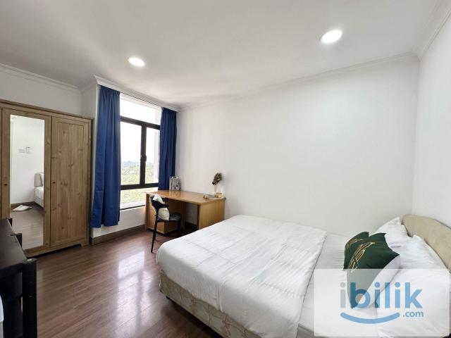 Female Medium Room For Rent