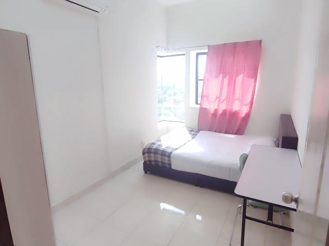 Female middle room at pelangi utama condo