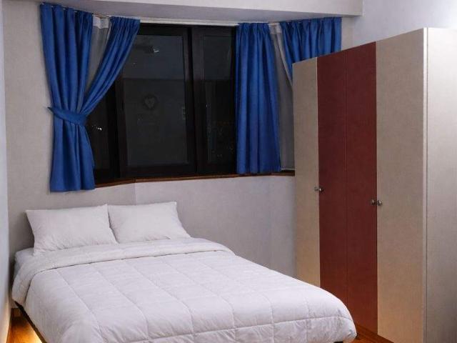 Female middle room beside Pwtc lrt Hkl
