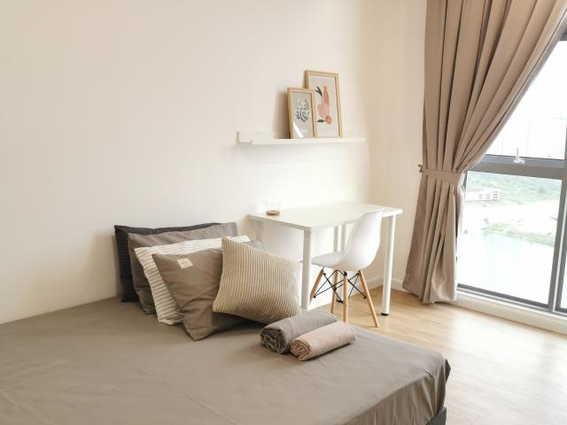 Female Muslim Only Middle Room at LakeFront Residence, Cyberjaya