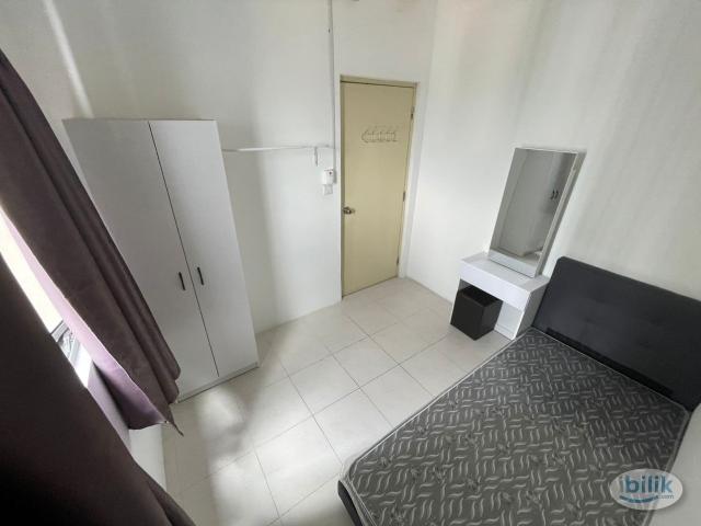 Female Muslim Room Walk to LRT Station Rental include Utilities