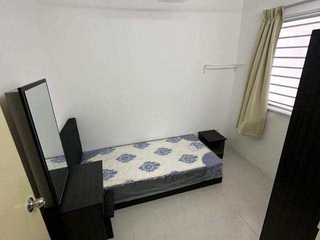 Female Muslim Single Room Prefer fast move in Walk to LRT Sri Rampai Station