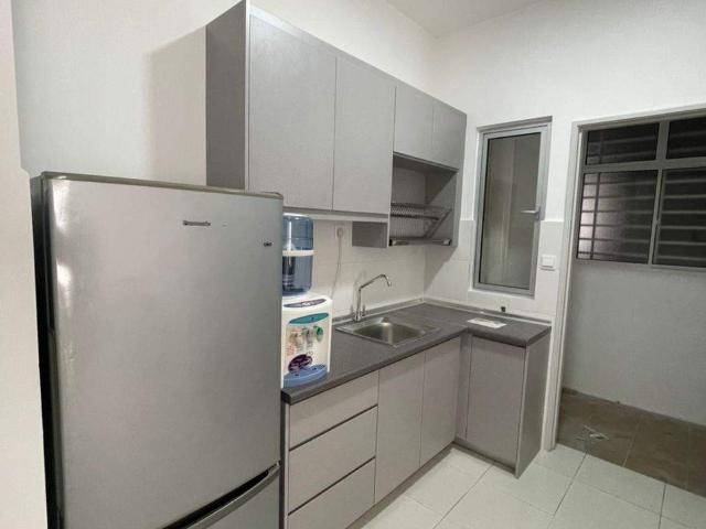 Female Muslim Single Room Walk to LRT Station