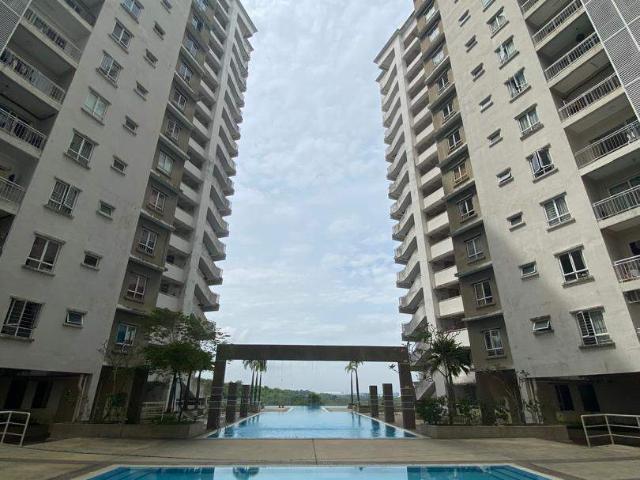 Female Muslim Unit Walk to MRT KOTA DAMANSARA Furnished Room Free Wifi & Weekly Cleaning