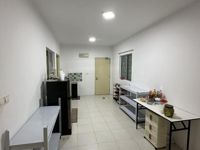 Female Small Room Walk to LRT Station Rental include Utilities With 24 hours Security Not Shop Lot Not Co Living FEMAL