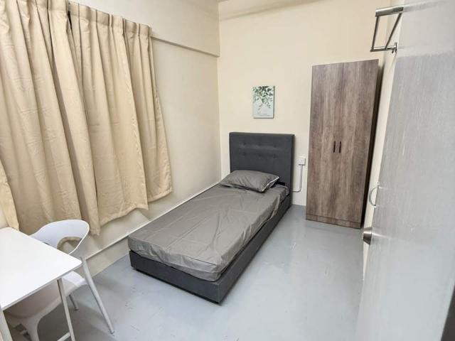 Female Small Room at Cheras Permaisuri For Rent Walking Distance to LRT Salak Selatan