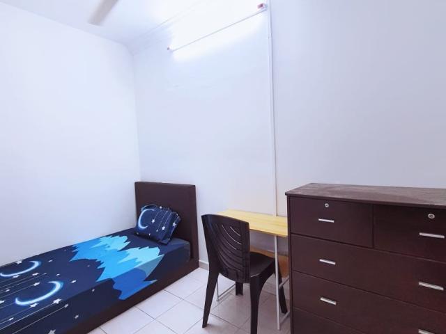 FEMALE SINGLE ROOM 5 Mins walking to LRT Station only ✅