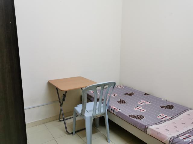 {Female} Single Room at Mentari Court 1, Bandar Sunway