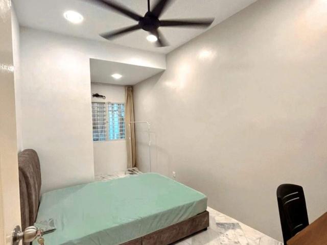 Female Single Room Double BedSri Petaling/Bukit Jalil，Kuala Lumpur