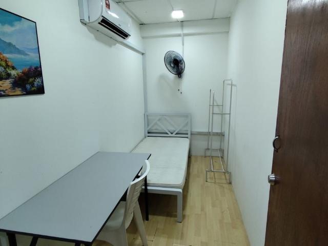‍️ Female Single Room Jalan Kenari 5, Puchong Jaya, Selangor Near LRT IOI Puchong Jaya 3 min walk ️ Fully furn
