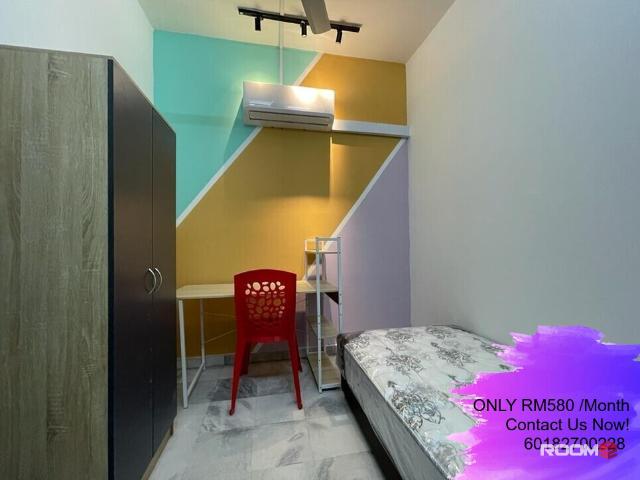 Female Single Room Palmville, Welcome Short Term Tenant near pyramid
