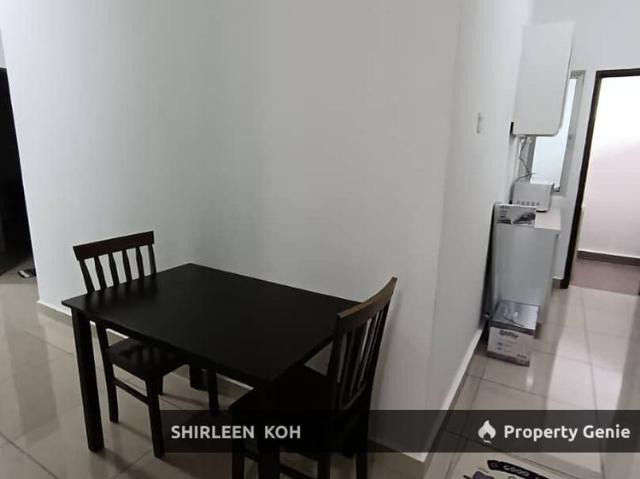 Female room for rent at Suriamas Suites Condominium @ Larkin JB Town