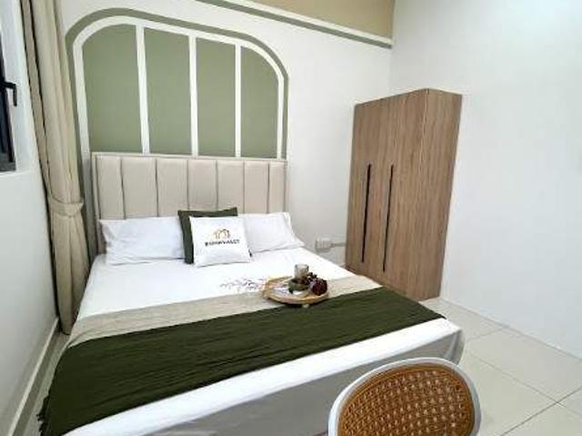 female Walking distance to MRT Kajang Line