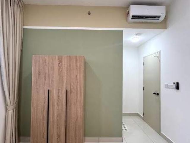 Female Walking distance to MRT Kajang Line