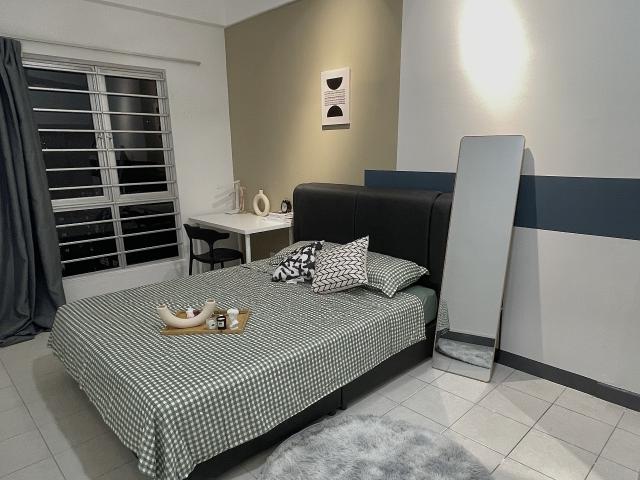 FEMALE UNIT8 MINS WALK TO MRT TAMAN MIDAHMiddle Room, at Prima Midah Heights, Taman Midah