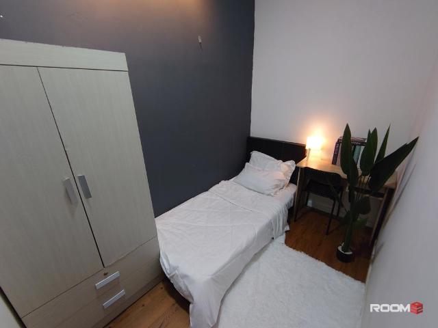 [Female unit] UOW Student single room for rent at Utropolis Glenmarie