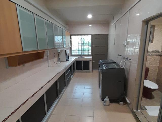 FEMALE UNIT at SS2 ⛳️ Location Nearby ⛳️⛳️ ✅ LRT Taman Bahagia & LRTTaman Paramount ✅ Starling Mall ✅ Atria Shopping