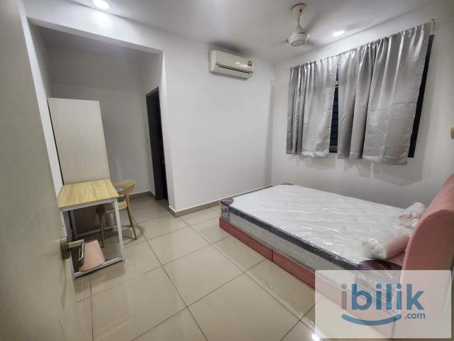 Female Unit Master Bedroom for Rent @ Seksyen 22 Shah Alam