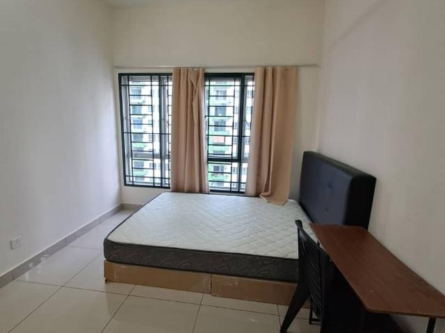 [Female Unit] Master Room With Private Bathroom Available Now