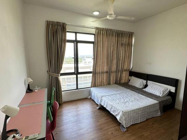 [Female unit‍♀️] Master Room with Private bathroom@Utropolis SUITES 1 Shah Alam