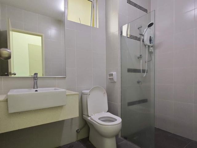 [Female unit] Master room at Bayan lepas with Private bathroom
