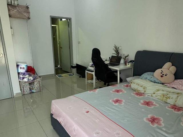 Female Unit Master Room at Glomac Centro, Bandar Utama