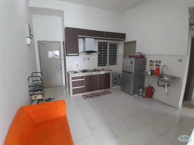 [Female unit] Master Room attached with bathroom for rent at Vue Residence