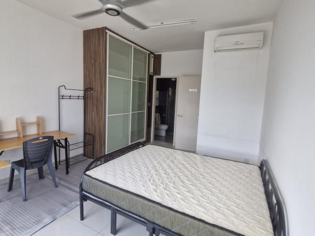 Female Unit Master Room Fully Furnishedat The Z Residence Walking to LRT Muhibbah / Groceries Eateries shops