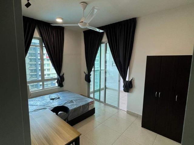FEMALE UNIT Medium Balcony Room for Rent @ Suasana Damansara Damai