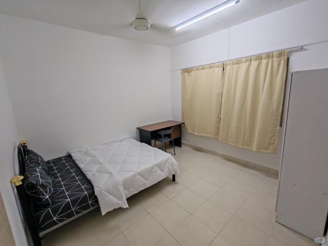 ==Female Unit==Medium Big Room for Rent at SuriaMas Condominium