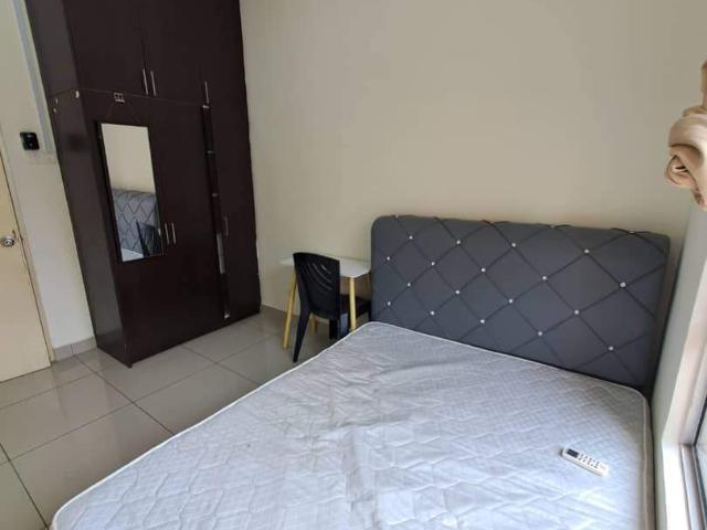 [Female Unit] Medium Room Available Middle Sept