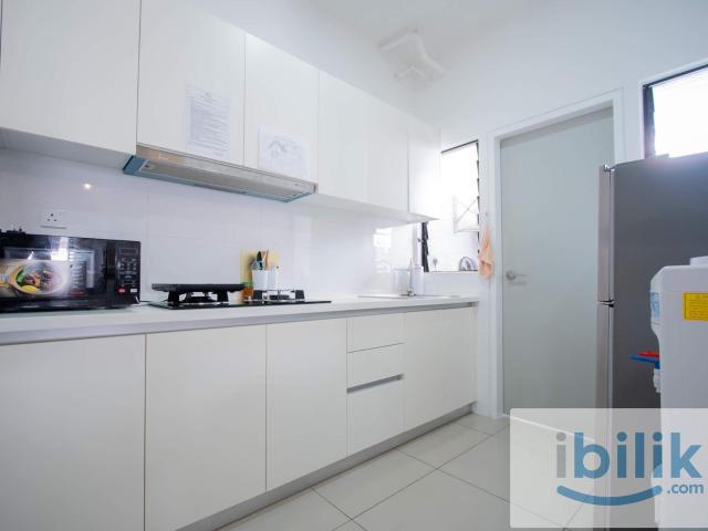 Female unit / medium room for 2 pax /section 22 / the greens/ subang west / msu / shah alam
