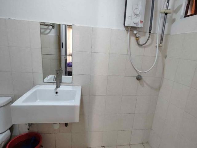 Female Unit Middle Room at Palm Spring Kota Damansara For Rent