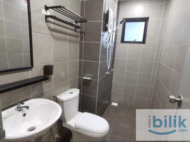 FEMALE UNIT* Middle Room Fully Furnished 5mins walking to MRT Bandar Tun Hussein Cheras For Rent