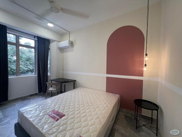 Female Unit Middle Room Good Year Court 10 walking distance to LRT WAWASAN