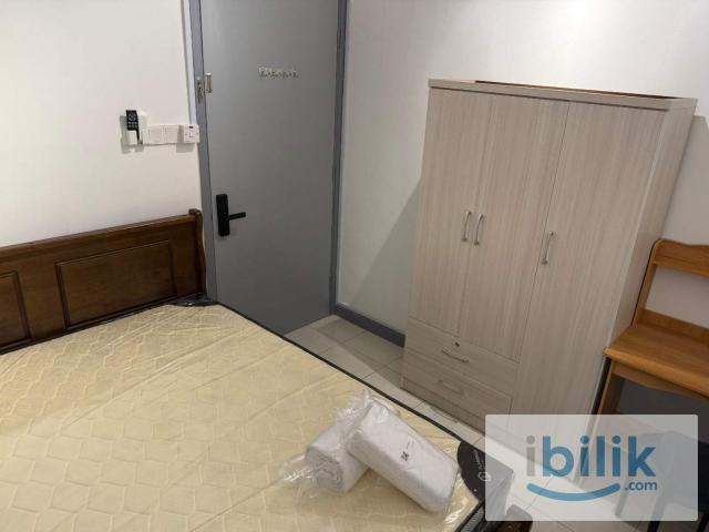 Female Unit Middle Room @ Metropolitan Square