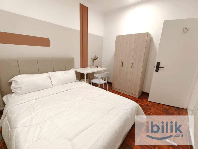 Female unit Middle Room. Next to LRT Kayu Ara