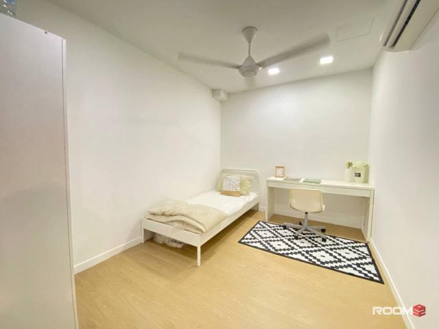 Female Unit ‍♀️ Need Room Near LRT? No Worries ! This Condo Linked To LRT