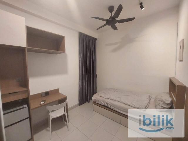[Female Unit Next to MRT] Cozy Medium Room with Private Balcony and Beautiful View from High Floor!