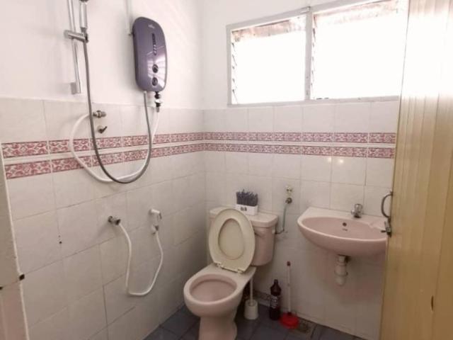 Female unit RENT Ready Move In ️ Small Room at SS2 Petaling Jaya