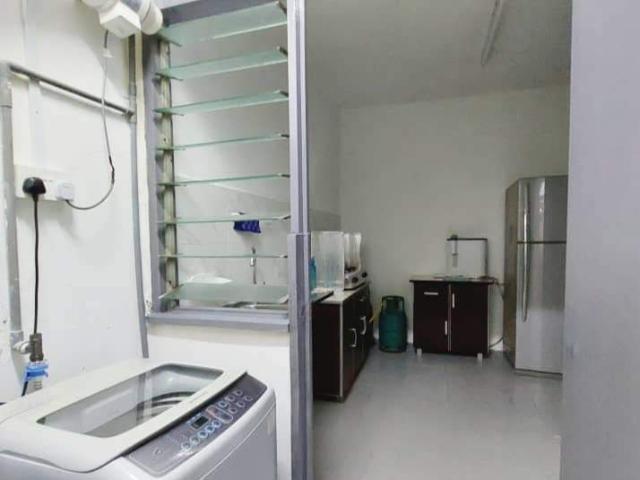 [Female unit] rm 600 middle single room mrt maluri