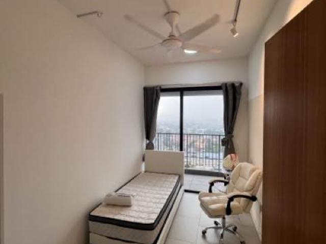 Female Unit Single AC Room No Air cond @ The SQWHERE