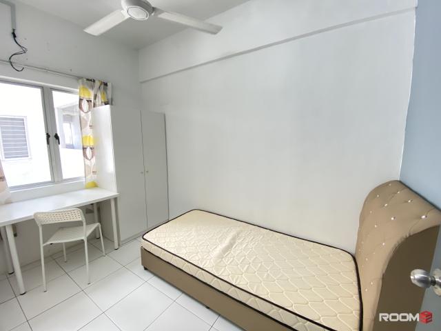 Female unit! Single room in Calisa N Residence Taman Mas Puchong