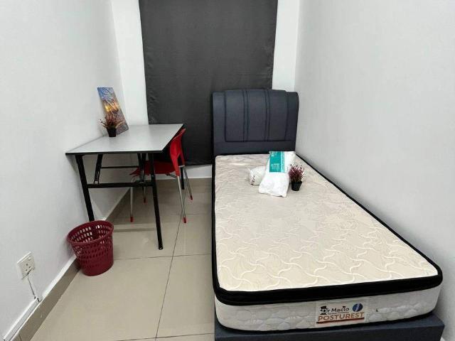 Female unit Small Room cozy and comfortable Kota damansara