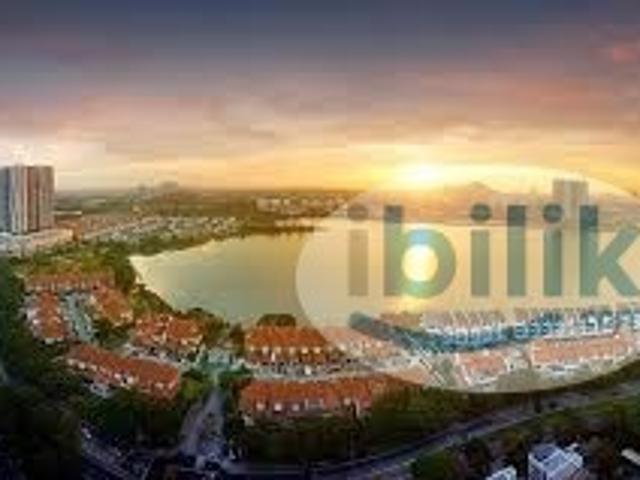 Female Unit* Spacious Master Bedroom with lakeview