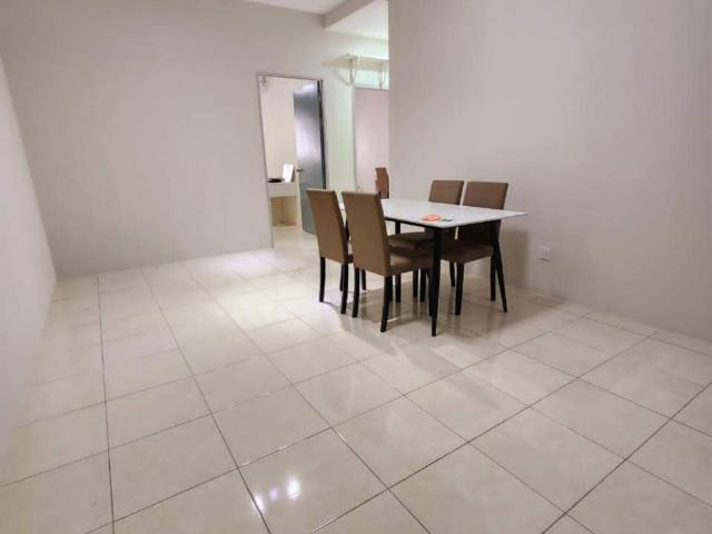 Female Unit Spacious Master Room Available near LRT Muhibbah